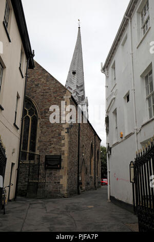 Verbogene Kirchturm in Barnstaple Stockfoto