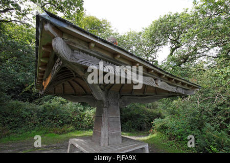 Angel's Wings, einem Gebäude aus dem 19. Jahrhundert Holz- Tierheim erbaut von Sir James Hameln Williams, auf der Clovelly Immobilien, Exmoor, North Devon, England. Stockfoto