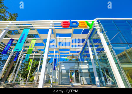 San Jose, Kalifornien, USA - 12. August 2018: die Fassade der Ebay Welt Hauptsitz. Ebay ist ein multinationales Unternehmen, dass die wichtigsten Online Marktplatz und virtuellen Speicher im Internet ermöglicht. Stockfoto