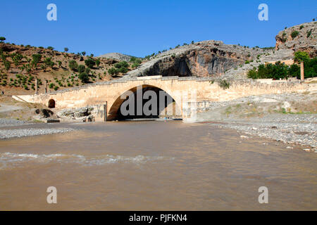 Türkei, Adiyaman Provinz, Nemrut dagi Nationalpark, Eskikale, Septimus Severus Brücke (Cendere koprusu) UNESCO-Welterbe Stockfoto