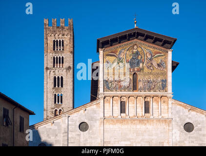 Die Basilika von San Frediano ist eine romanische Kirche in Lucca, Italien Stockfoto