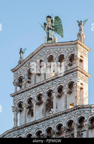 Die Kathedrale von San Michele, in der Altstadt von Lucca, Tuascany, Italien. Stockfoto