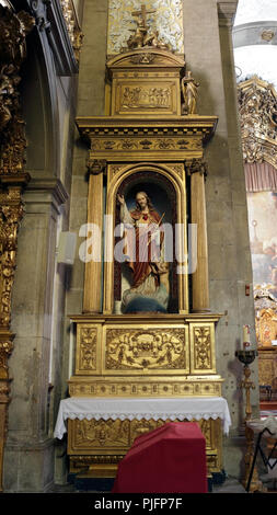 Porto, Portugal, 4. März 2015: Jesus Christus Statue aus dem alten St. Nikolaus Kirche. Kirche aus dem XVII Jahrhundert, umgebaut im achtzehnten Jahrhundert. Neocla Stockfoto