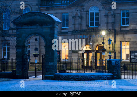 Der hexham Sele und Queen's Hall vor Sonnenaufgang, morgen ist Winter, Northumberland, England Stockfoto