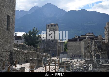 Aosta, Hauptstadt der autonomen Provinz Aosta, Italien: Das römische Theater Stockfoto