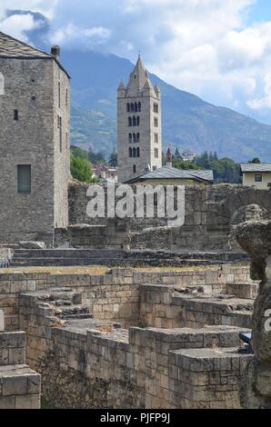 Aosta, Hauptstadt der autonomen Provinz Aosta, Italien: Das römische Theater Stockfoto