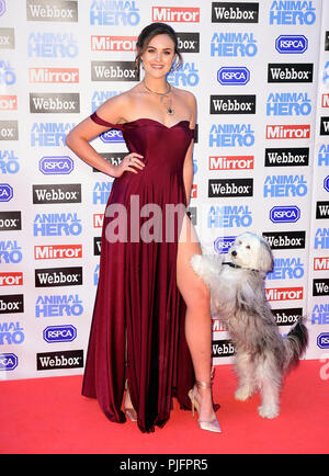 Ashleigh Butler und Sully bei den Animal Hero Awards im Grosvenor House Hotel, London. DRÜCKEN SIE VERBANDSFOTO. Bilddatum: Donnerstag, 6. September 2018. Das Foto sollte lauten: Ian West/PA Wire Stockfoto