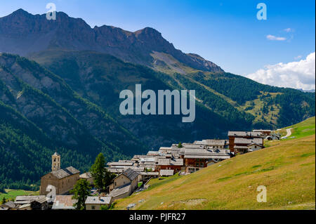 Frankreich. Hautes-Alpes (05), regionale Naturpark Queyras, Dorf Saint-Véran, 2042 m Höhe, der höchste Gemeinde Europas. Stockfoto