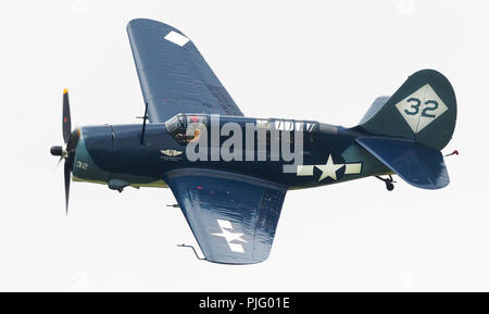 Curtiss SB2C Helldiver am Donner fliegen über Michigan air show Stockfoto