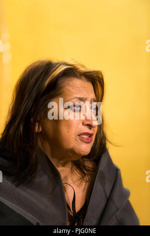 Britischen Architektin Zaha Hadid spricht während einer Media Event formal bei der Bekanntgabe der Preisträger des Praemium Imperiale, einem globalen Kunstpreis, der awarde Stockfoto