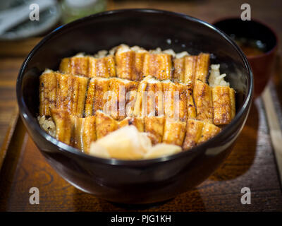 Die berühmten meeraal Schüssel Reis (anagomeshi, meshi Anago, anago - meshi, anago Don) vom Restaurant Ueno Anagomeshi in Miyajima-guchi, Japan. Stockfoto