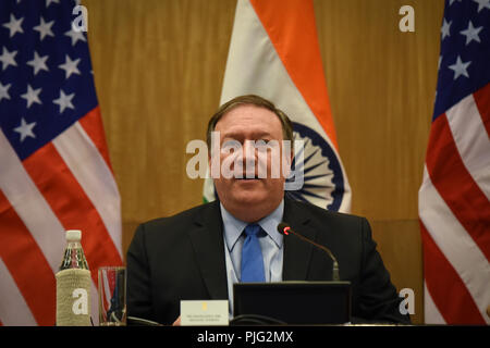 New Delhi, Indien. 06 Sep, 2018. US-Außenministerin Mike Pompeo legt Stellungnahme zu den Medien nach einem Treffen mit seinem indischen Amtskollegen in Neu Delhi am 6. September 2018. Credit: Indraneel Chowdhury/Pacific Press/Alamy leben Nachrichten Stockfoto