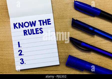 Schreiben Hinweis, kennen die Regeln. Business Foto präsentieren Lernen der allgemein anerkannte Grundsatz oder Anweisungen zu befolgen. Stockfoto