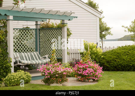 Malerischen Hinterhof, schön gepflegt, auf Mackinac Island am Lake Huron eines der Großen Seen in Michigan. Stockfoto