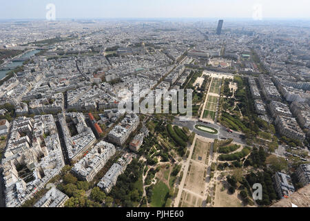 Les Invalides, Park Champ de Mars, Blick vom Eiffelturm, Paris Im Herbst, Paris, Frankreich, 03. September 2018, Foto von Richard Goldschmidt Stockfoto