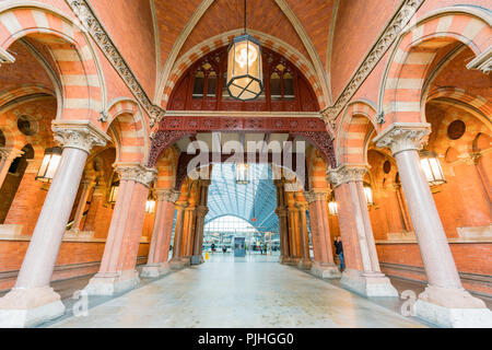 London, APR 24: Die schöne St. Pancras International Station am 24.April 2018 in London, Vereinigtes Königreich Stockfoto