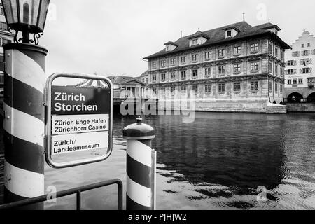 Pier auf der Limmat, Zürich, Schweiz Stockfoto