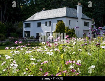 Inverewe Haus, Poolewe, Schottland, fotografiert aus dem Garten an einem klaren Sommer. Stockfoto