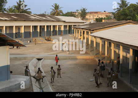 Schulkinder in Togo Erholung. Grundschule Adjalle. Lome. Togo. Stockfoto