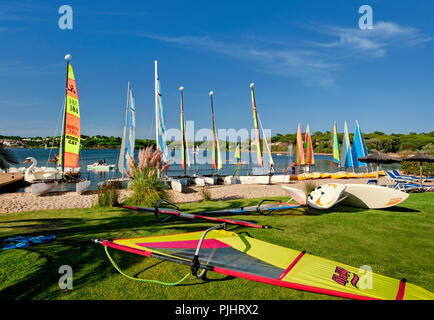 Portugal, Algarve, wtaersports auf der Quinta do Lago See Stockfoto