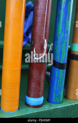 MSC-zertifizierte Weißer Thunfisch Troll und Pol&line Fischereiflotte in Getaria Hafen (Baskenland) Stockfoto