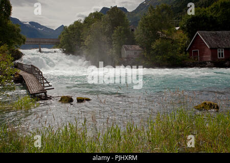 Wasserfall und Stream in Oldedalen Tal Stockfoto