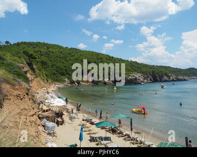 Dubrovnik, Kroatien - Juli 06, 2018: Blick auf den schönen Strand Sunji Beach in Insel Lopud an einem sonnigen Sommertag. Dubrovnik, Croata Stockfoto