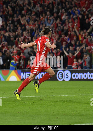 Gareth Bale feiert Ziel während des Wales/Irland Spiel in Cardiff City Stadium Cardiff Wales am September 06 2018 Graham/GlennSports Stockfoto