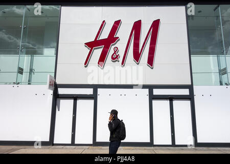 H&M Store Front in London, Großbritannien Stockfoto