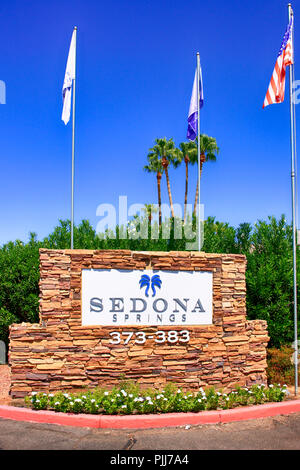 Sedona Federn gated community housing Eingangsschild in Tucson, AZ Stockfoto