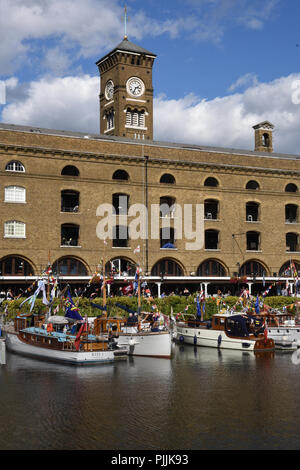 London, Großbritannien. 7. September 2018. Tag eins, 10. jährlichen Classic Boat Festival in Verbindung mit Total Thames, St. Katherine Docks, London, Großbritannien, 7. bis 9. September Credit: michael Melia/Alamy leben Nachrichten Stockfoto