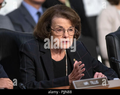 Washington, USA. 7. September 2018. United States Senatorin Dianne Feinstein (Demokrat aus Kalifornien) Fragen zeugen, die Zeugnis geben auf die Ernennung der Richter Brett Kavanaugh vor dem US-Senat Justiz Ausschuss für seine Nominierung als Gerechtigkeit Verknüpfen der Oberste Gerichtshof der USA sind die ausscheidenden Gerechtigkeit Anthony Kennedy auf dem Capitol Hill in Washington, DC am Freitag zu ersetzen, 7. September 2018. Credit: Ron Sachs/CNP/MediaPunch Credit: MediaPunch Inc/Alamy leben Nachrichten Stockfoto