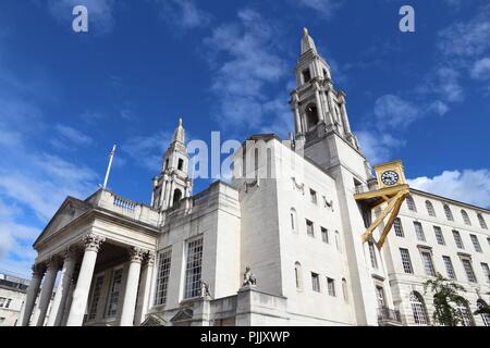 Leeds - Stadt in West Yorkshire, UK. Civic Hall im Millennium Square. Stockfoto