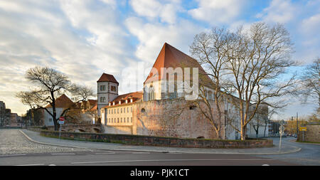 Deutschland, Sachsen-Anhalt, Halle (Saale), Schloss Moritzburg, das Morgenlicht. Stockfoto