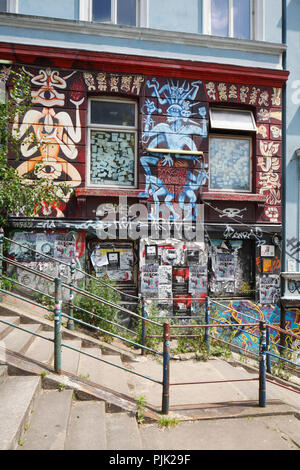 Bunt bemalte Hausfassade, Hafenstraße, St. Pauli, Hamburg, Deutschland, Europa Stockfoto