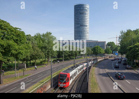 Hochhaus KölnTriangle, Sitz der Europäischen Agentur für Flugsicherheit, EASA, U-Bahn, Köln-deutz, Köln, Nordrhein-Westfalen, Deutschland Stockfoto