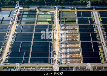 Luftaufnahme, Oberhausen, Emscher Abwasser arbeiten, Emscher, Klärung der Becken, Faultürmen, Ruhrgebiet, Deutschland, Stockfoto