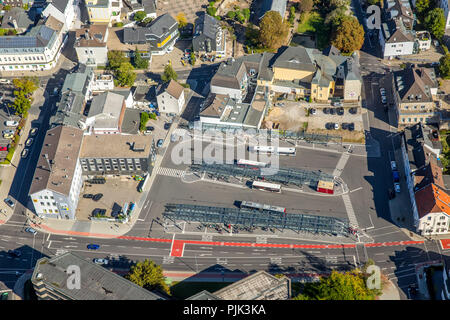 Luftaufnahme, ZOB, Central Bus Station gegenüber dem Finanzamt Velbert, Busbahnhof ZOB, Friedrich-Ebert-Straße, Velbert, Ruhrgebiet, Nordrhein-Westfalen, Deutschland Stockfoto