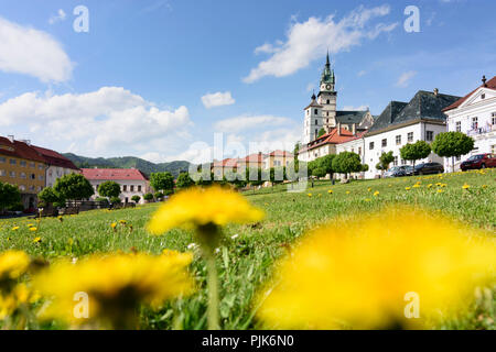 Kremnitz (kremnica), Hauptplatz, Stadt Burg mit die Kirche St. Katharina, Altstadt in der Slowakei, Stockfoto