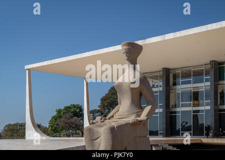 Die Justiz Skulptur vor Brasilien Obersten Gerichtshof (Supremo Tribunal Federal - STF) - Brasilia, Distrito Federal, Stockfoto