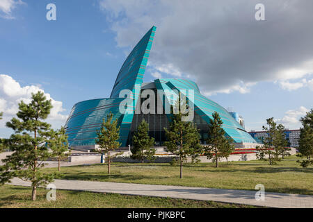 Astana, Kasachstan, 2. August 2018: Kasachstan Konzerthalle für Darstellende Künste, und wurde vom italienischen Architekten Manfredi Nicoletti konzipiert Stockfoto