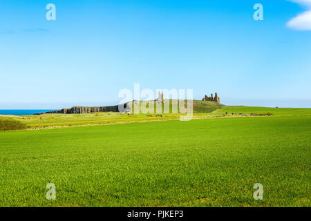 Dunstanburg Schloss in Northumberland, England Stockfoto