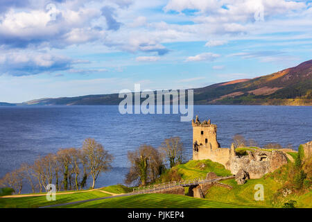 Urquhart Castle an Loich Ness in den schottischen Highlands Stockfoto