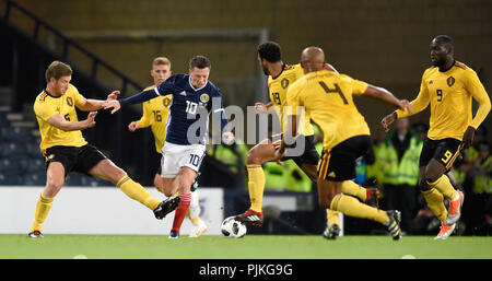 Schottlands Callum McGregor (Mitte) in Aktion während der Internationalen freundlich am Hampden Park, Glasgow. Stockfoto