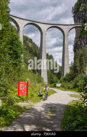 Landwasserviadukt Filisur, Rhätische Bahn, Region Albula, Kanton Graubünden, Schweiz Stockfoto