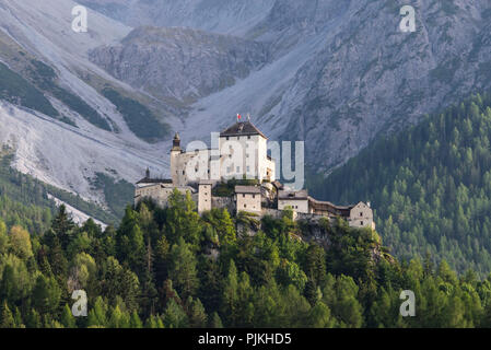 Schloss Tarasp, Gemeinde Scuol, Unterengadin, Graubünden, Schweiz Stockfoto