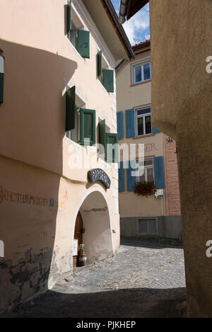 Typische Häuser mit Hotel Meisser, Guarda, Scuol, Unterengadin, Graubünden, Schweiz Stockfoto