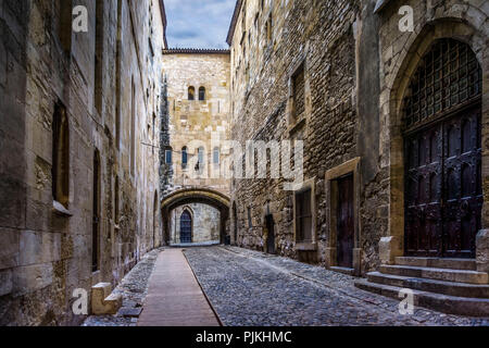 Narbonne, erhöhte Passage, im XIV. Jahrhundert gebaut, die befestigte Straße, die zu der Kathedrale und seine Gärten Stockfoto