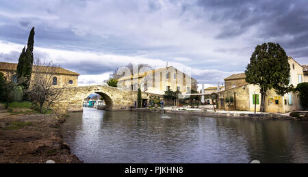 Brücke über den Canal du Midi bei Le Somail, Monument Historique Stockfoto