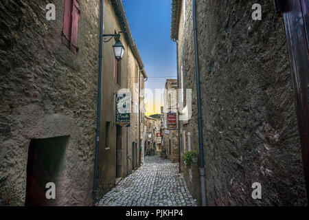 Gasse in Minerve, wurde das Dorf der letzte Ort der Flucht der Katharer im 13. Jahrhundert Stockfoto